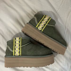 Brand new UGG classic ultra mini braid platform olive green. Size 7 in women’s.